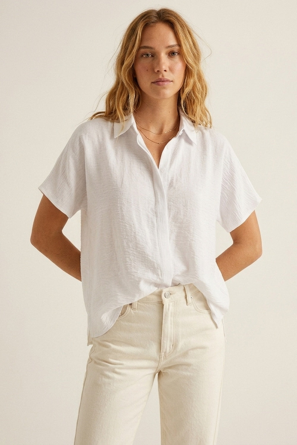 Chemise collet à coupe décontractée en coton texturé blanc à manches courtes