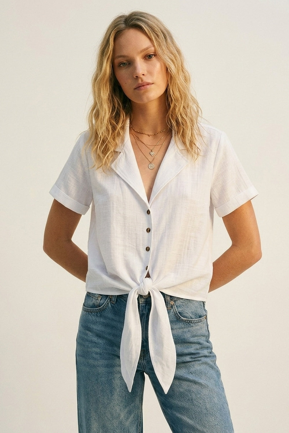 Chemise courte à manches courtes avec nœud sur le devant en lin blanc