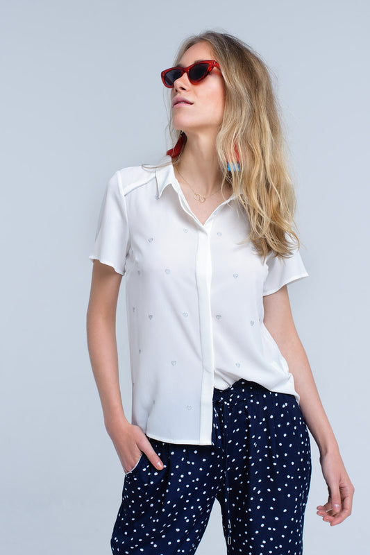 Q2 Chemise crème avec broderie coeur