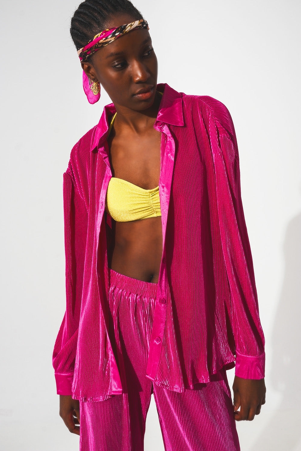 Q2 Chemise décontractée en satin plissé en fuchsia
