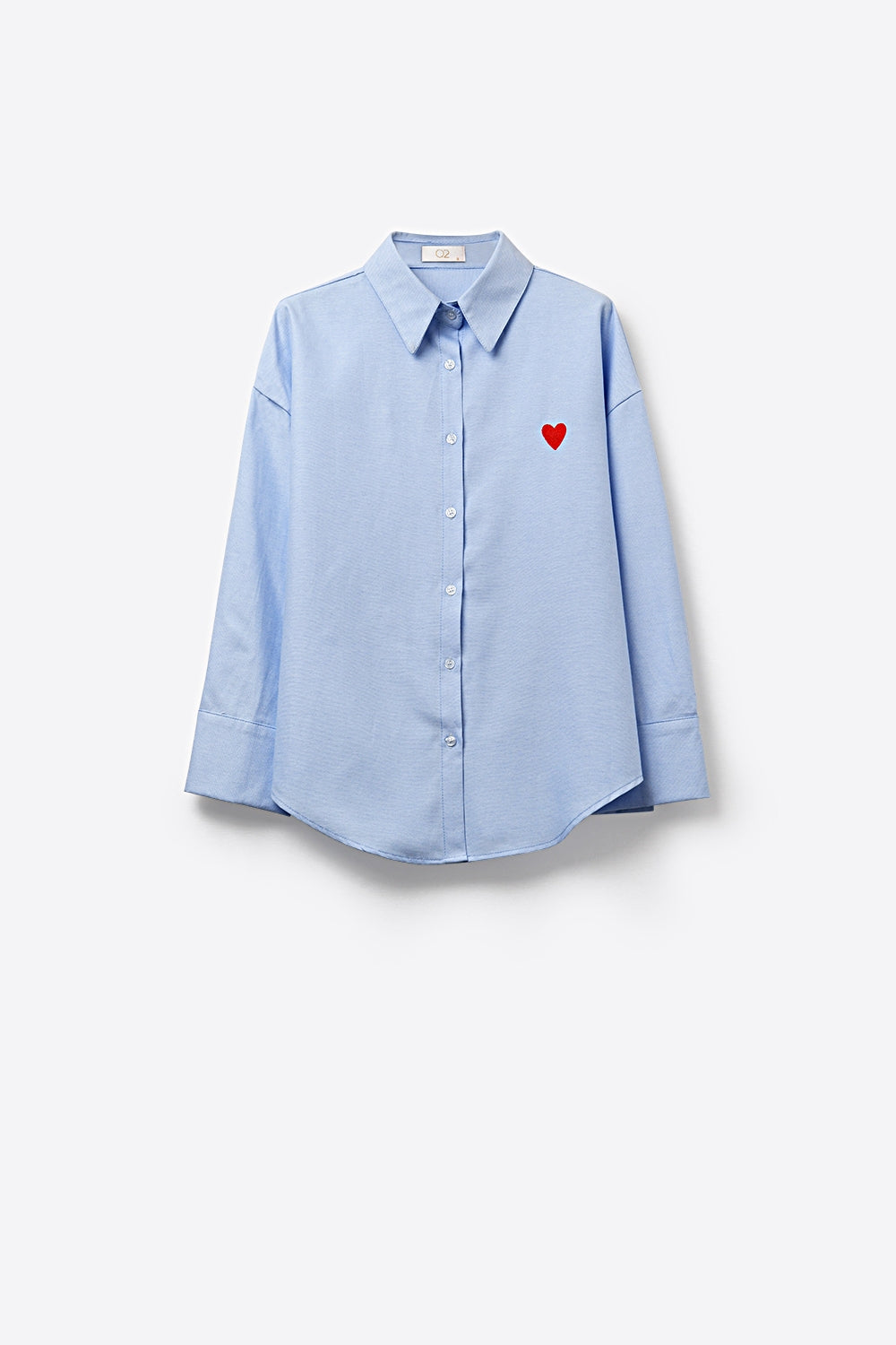 Chemise en coton Oxford bleu avec cœur brodé rouge