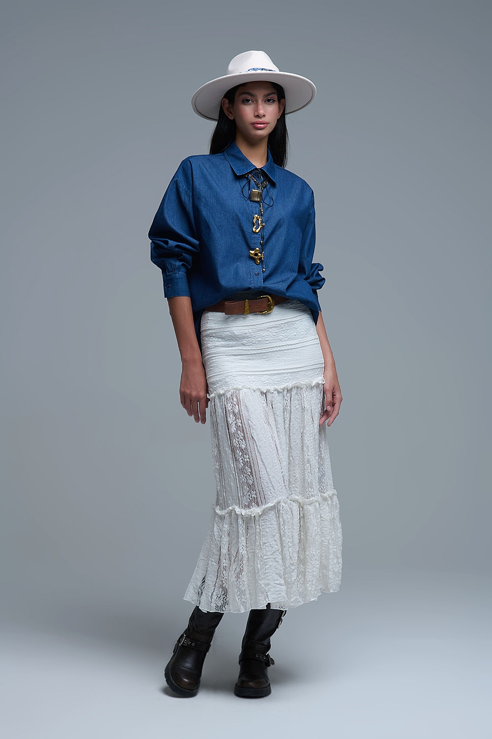 Chemise en denim décontractée avec boutons abstraits dorés