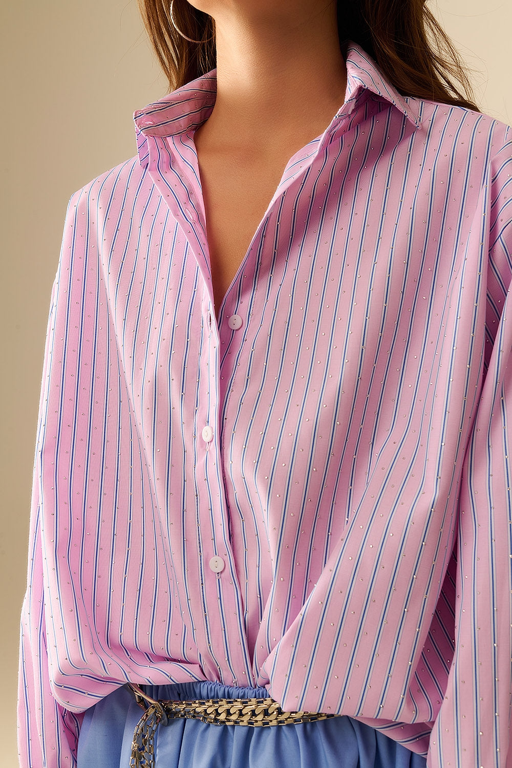 Chemise en popeline rose rayée ornée de strass