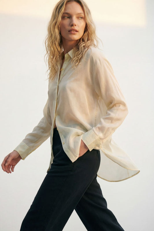 Q2 Chemise en satin brillant à coupe décontractée de couleur blanche