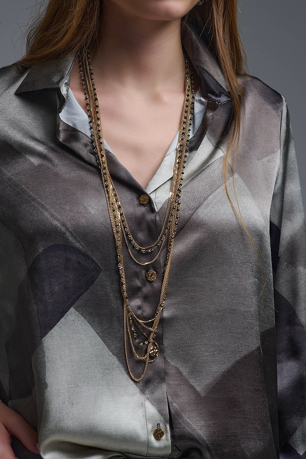 Q2 chemise en satin gris à imprimé géométrique