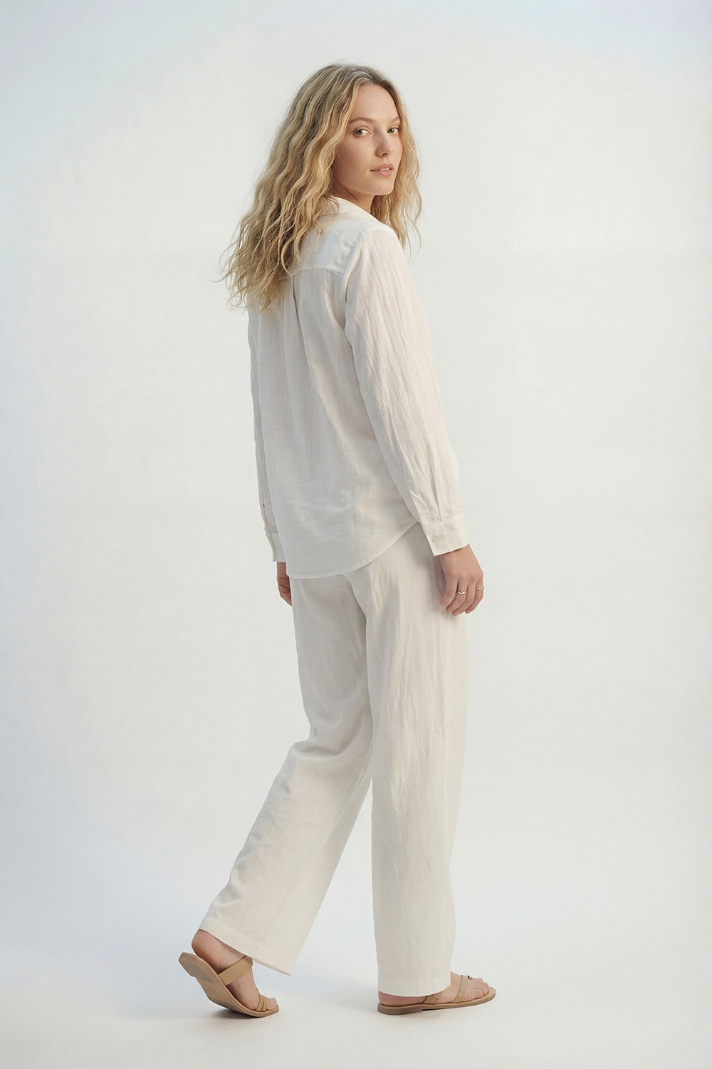 Chemise légère froissée à silhouette décontractée en crème