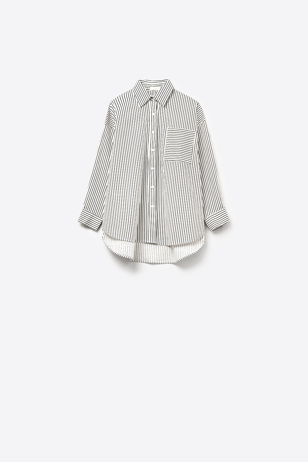 Q2 Chemise oversize à rayures et poche poitrine en noir et blanc