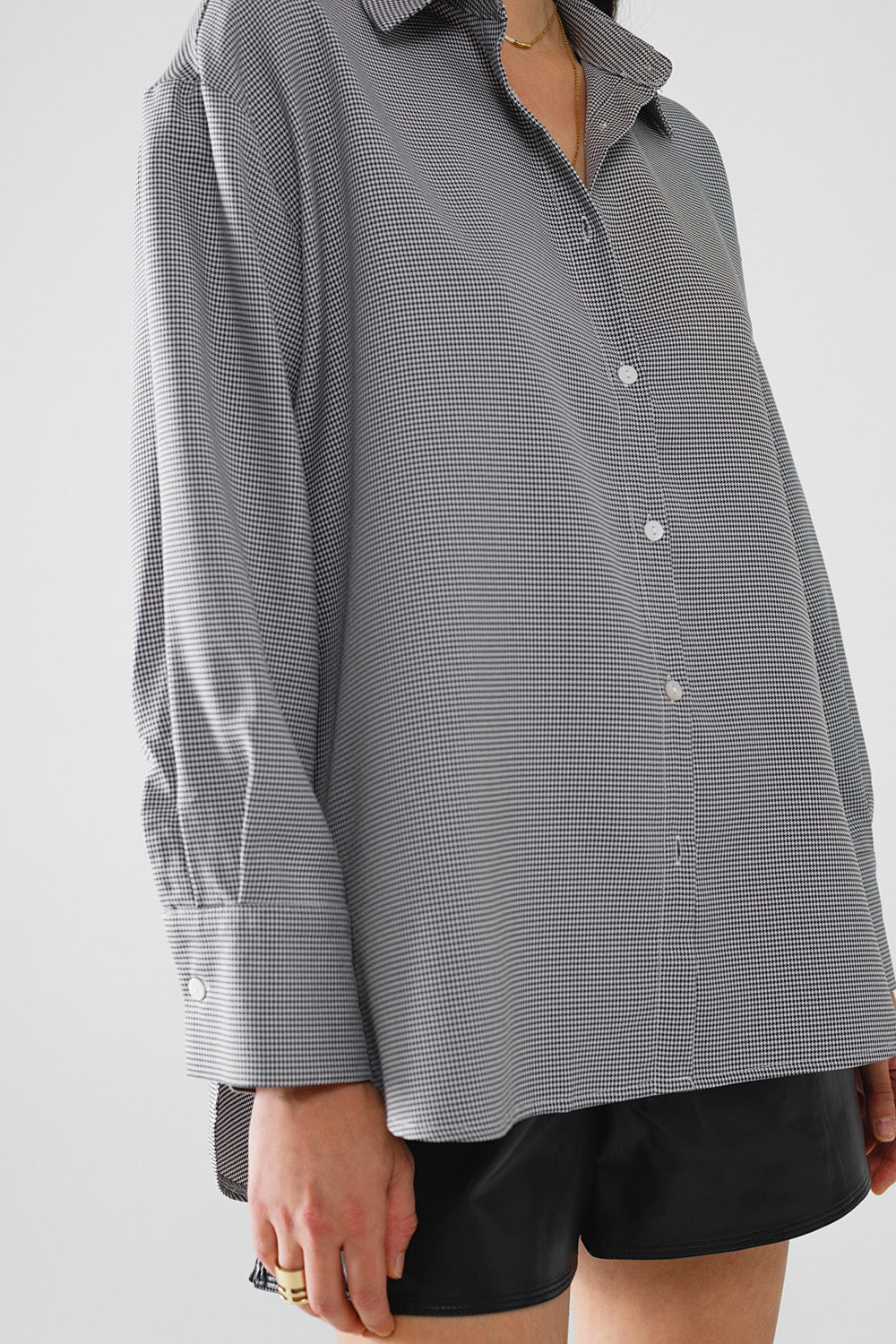 Chemise oversize en vichy avec nœud en noir et blanc