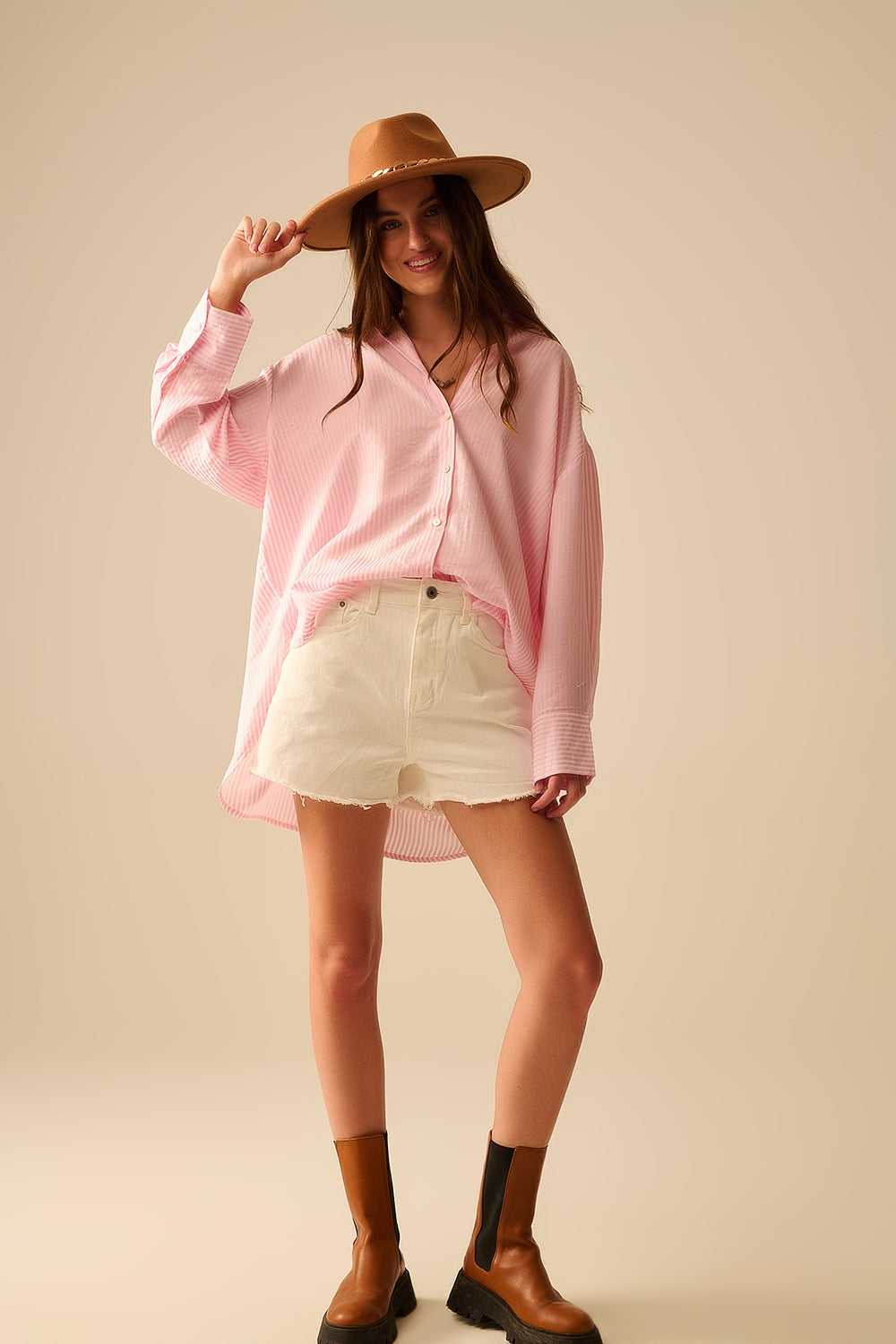 chemise surdimensionnée rose bébé avec nœud dans le dos