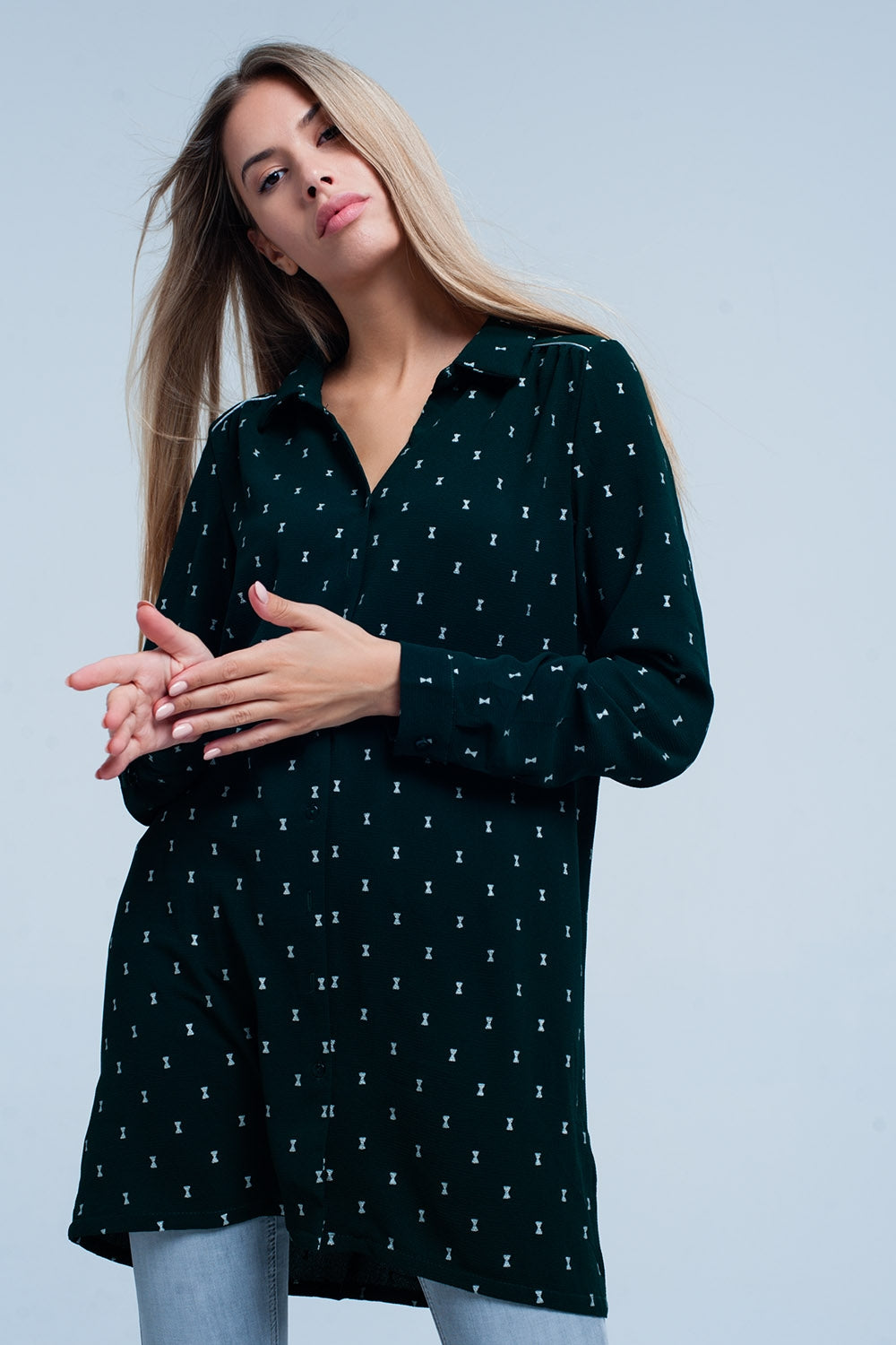 Q2 Chemise verde longue avec argent estampage