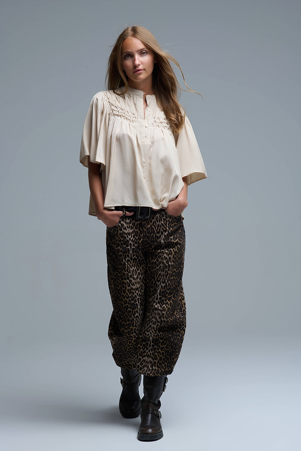 Chemisier beige décontracté de style bohème avec détails brodés