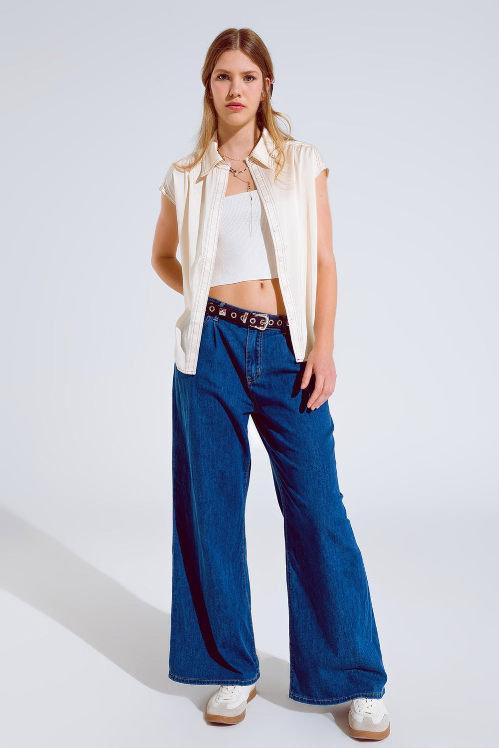 Chemisier sans manches à col polo en beige