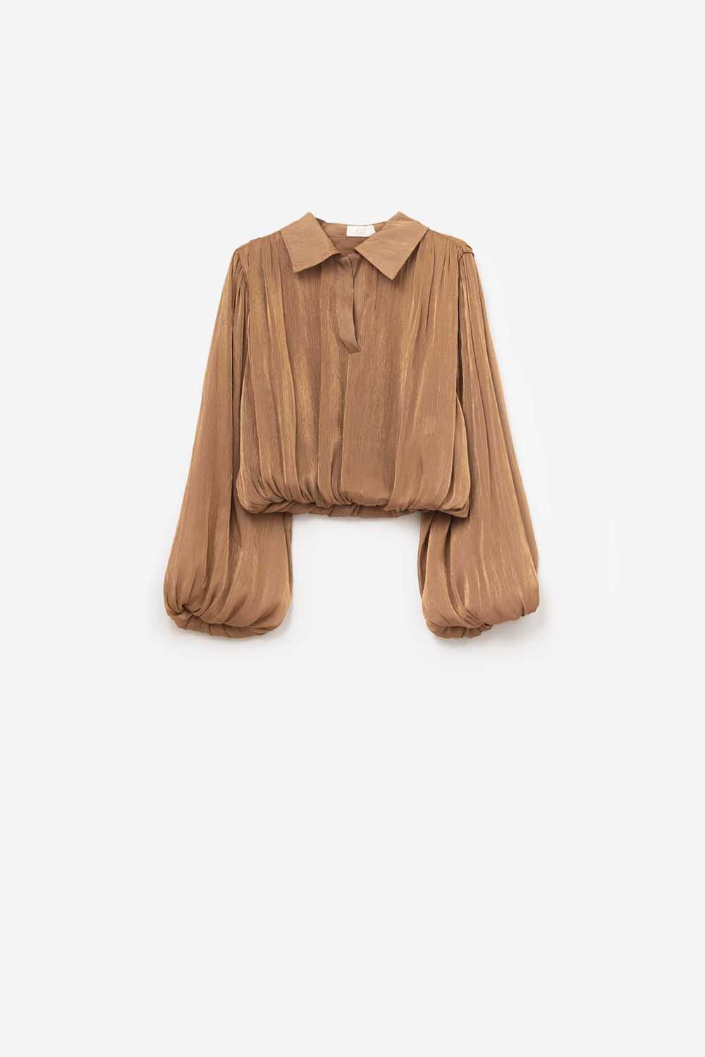 Q2 ElŽgant top cropped en satin brillant camel