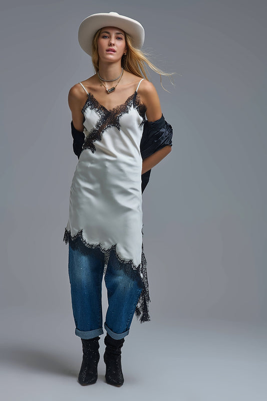 Q2 Élégante robe asymétrique en satin blanc et dentelle