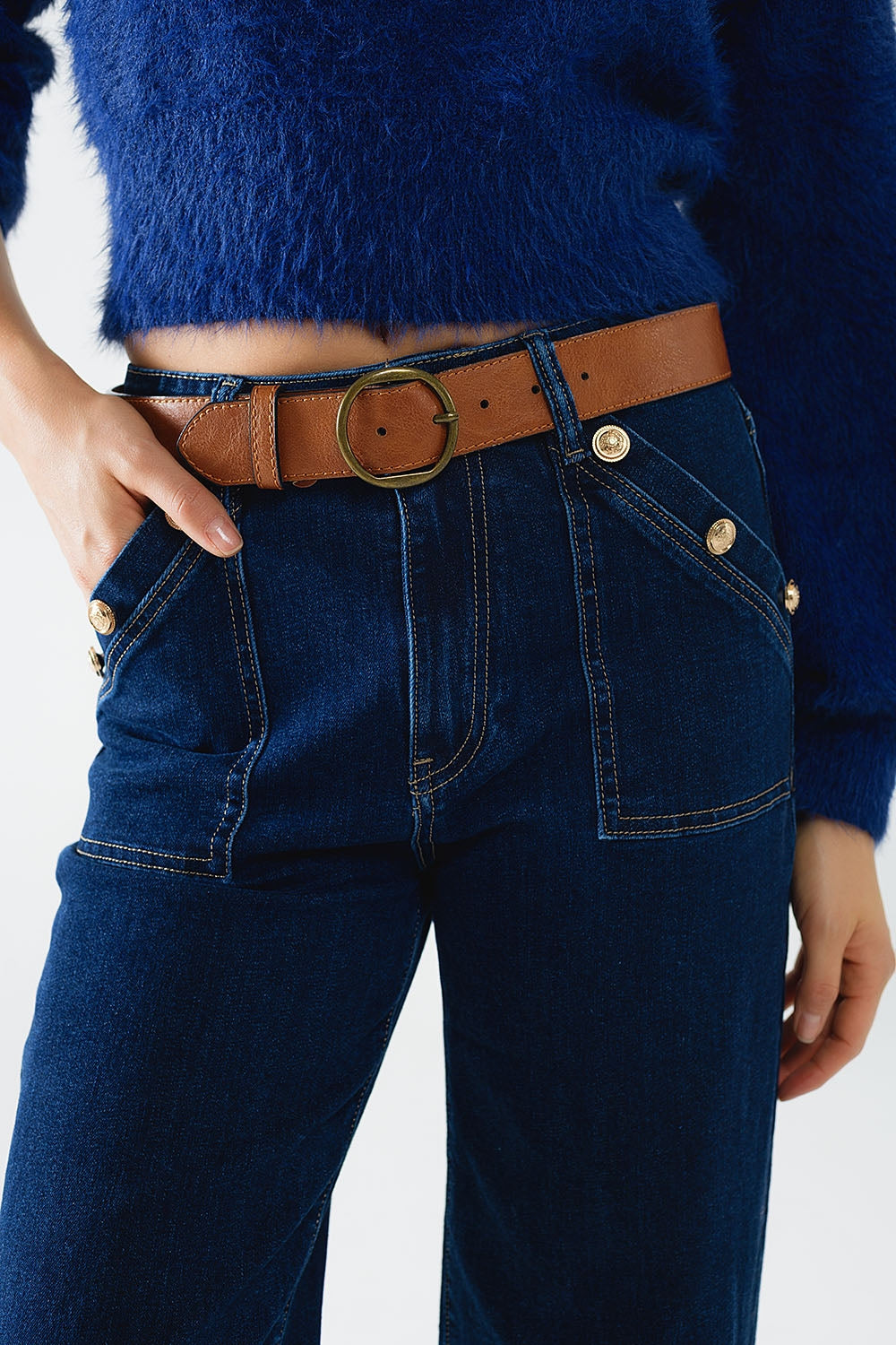 Jean à jambe large avec 3 boutons
