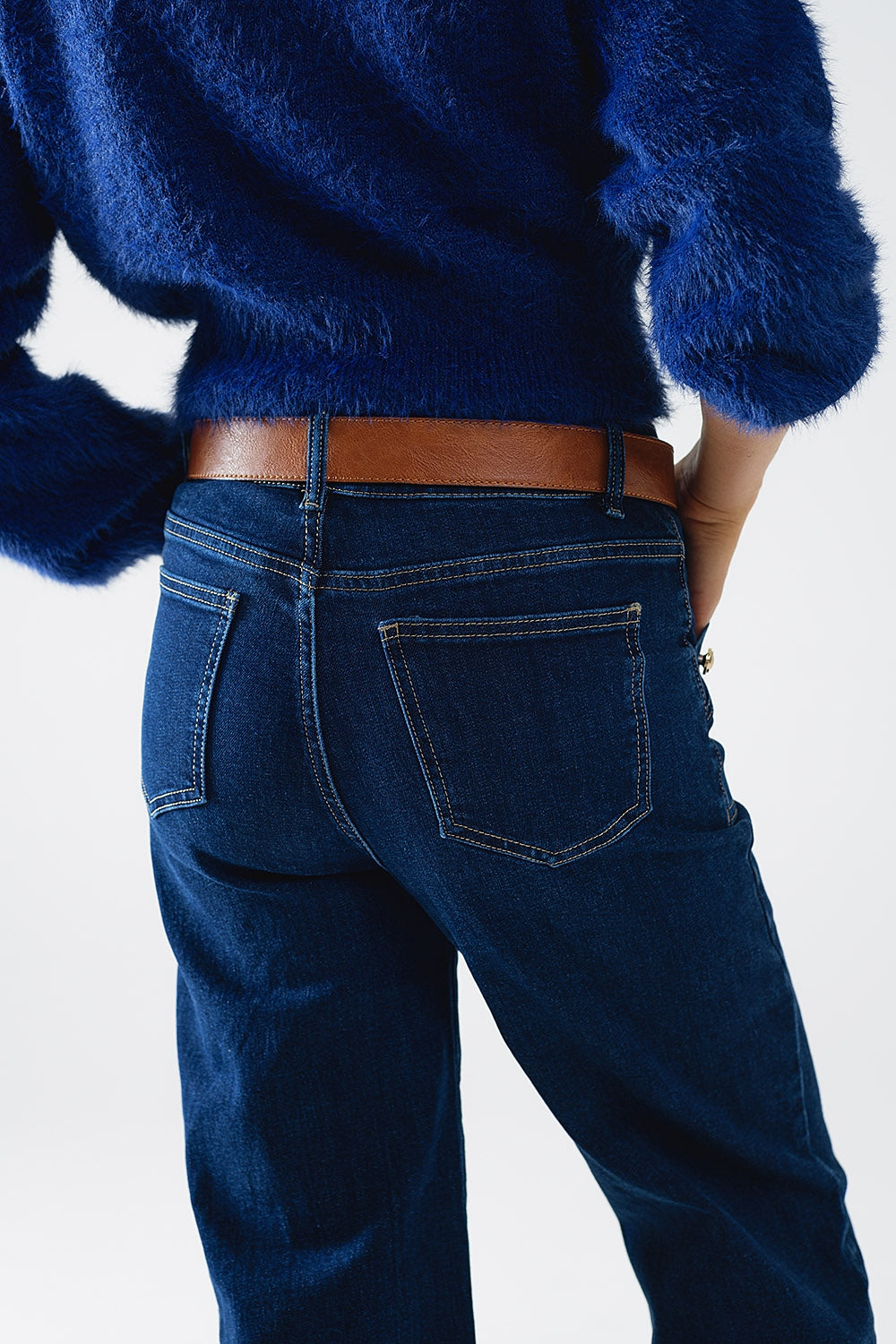 Jean à jambe large avec 3 boutons