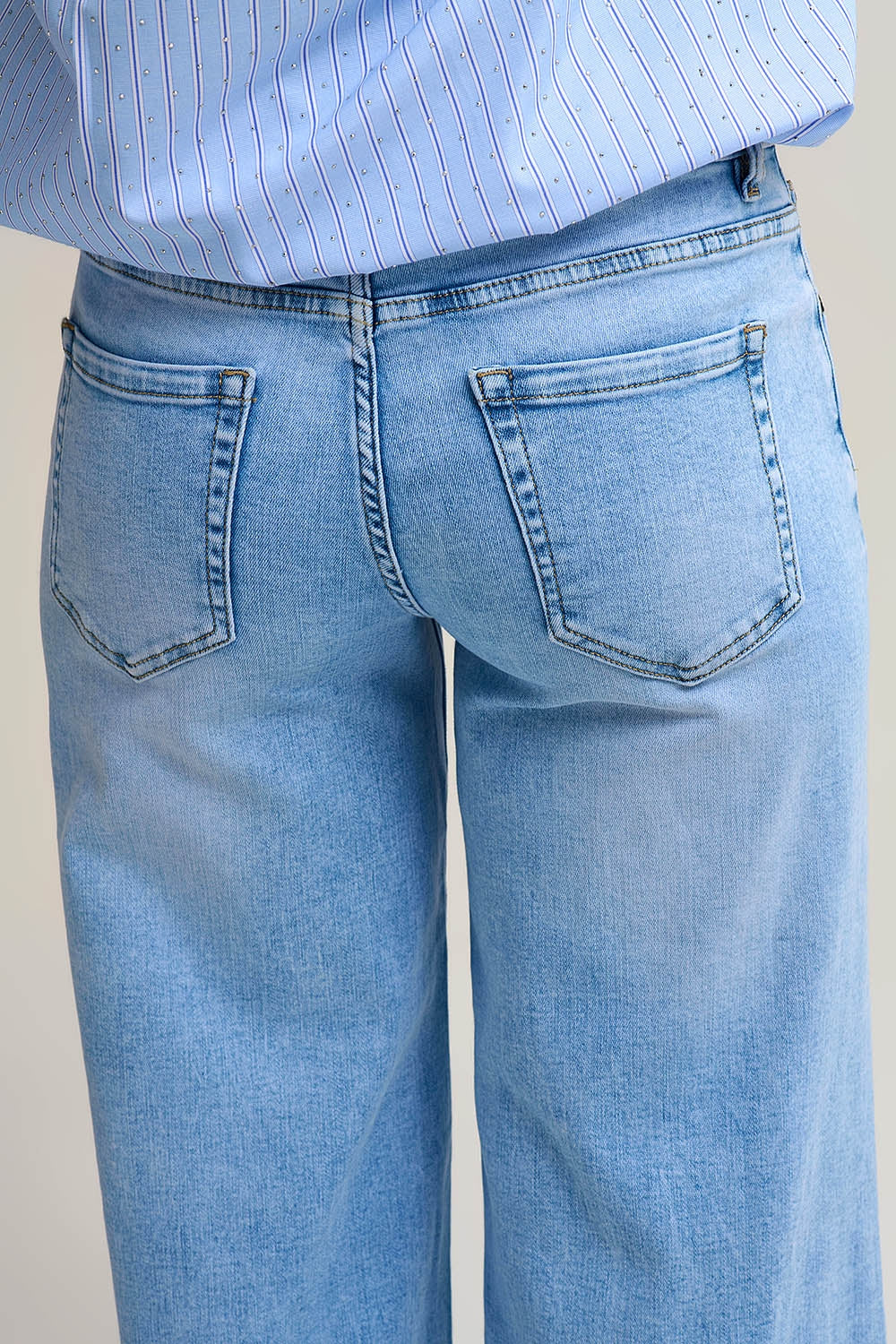 Jean à jambe large Light Wash en denim extensible