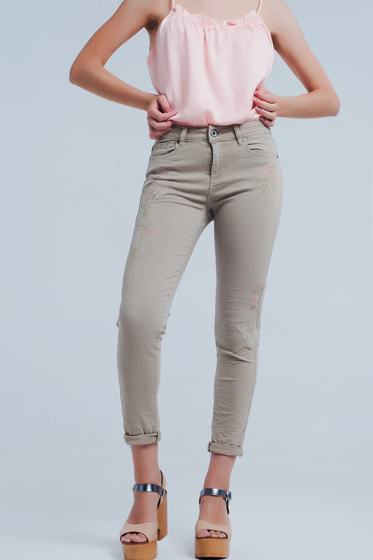 Q2 Jean beige brodé de fleurs
