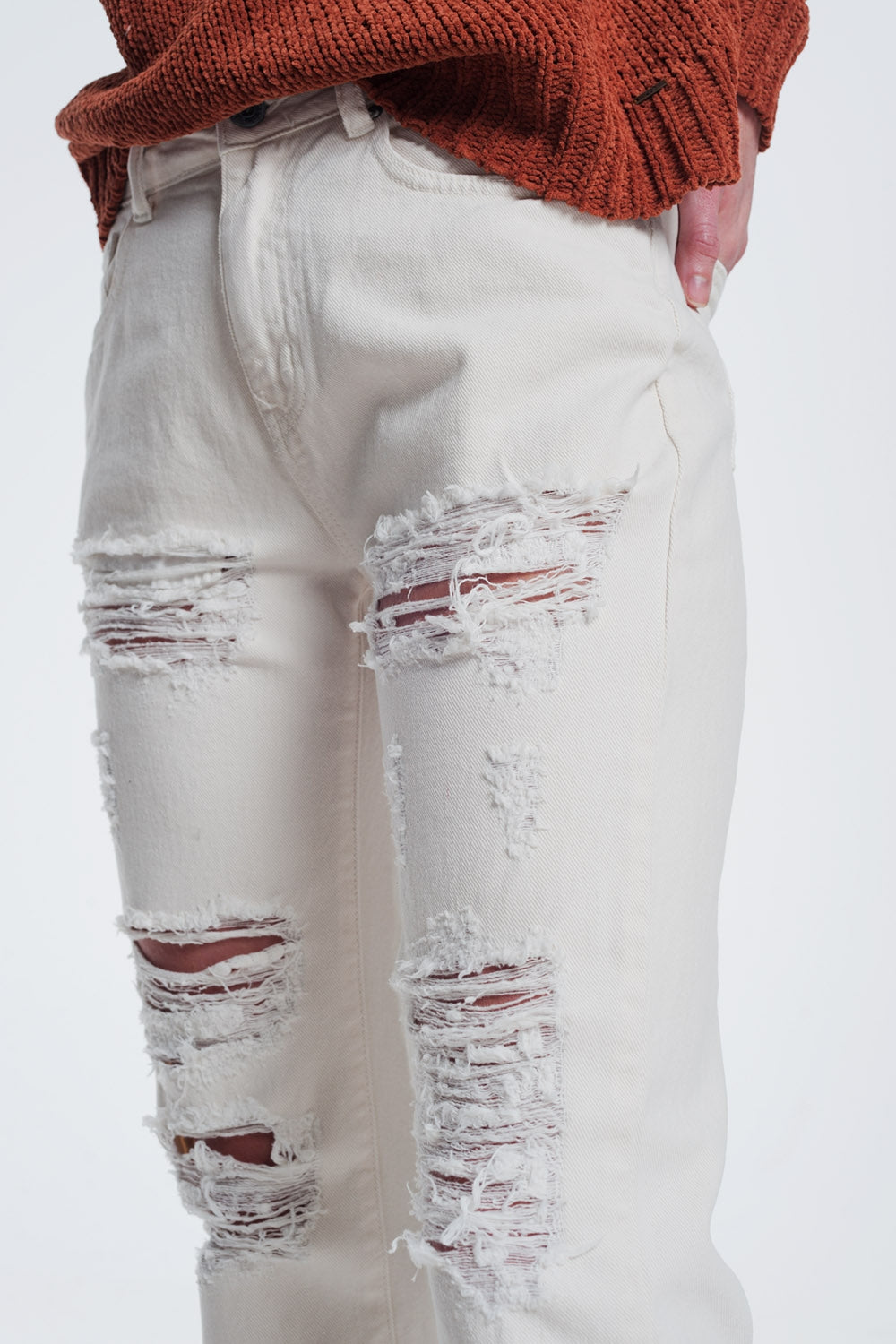 Jean boyfriend déchiré en beige