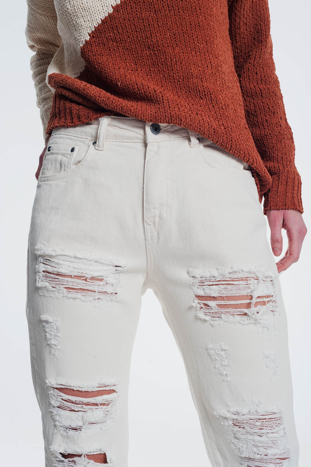 Jean boyfriend déchiré en beige