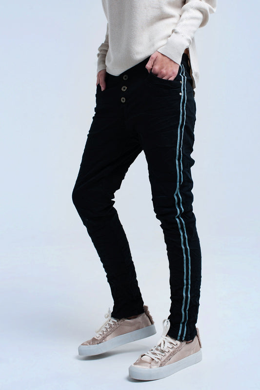 Q2 Jean boyfriend noir avec des boutons