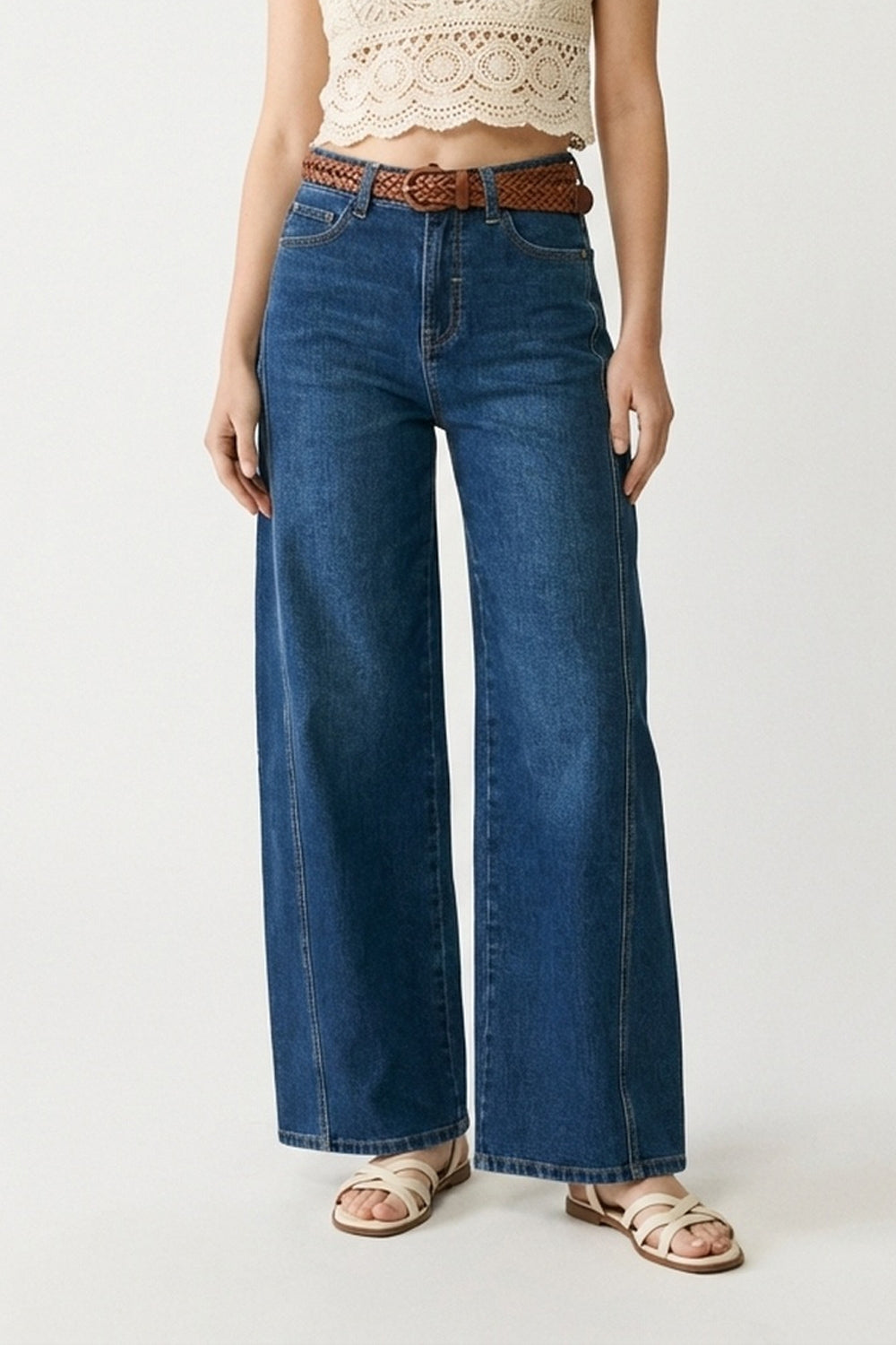 Jean classique à jambes larges en denim bleu avec couture
