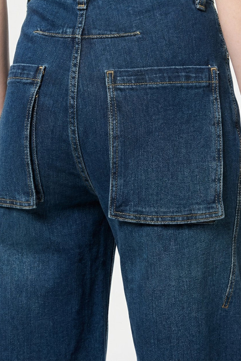 Jean classique à jambes larges en denim bleu avec couture