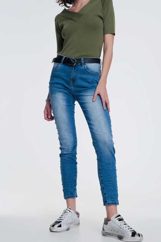 Q2 jean clouté en denim froissé