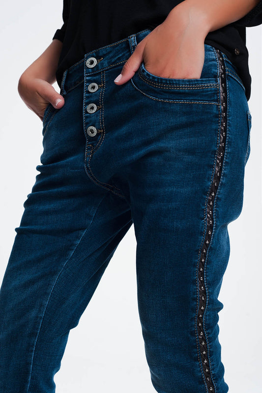 Q2 Jean clouté look cuir