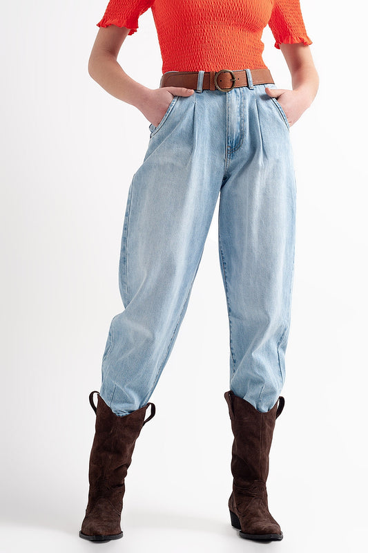 Q2 Jean coupe décontractée avec taille haute et plis sur le devant en délavé à eau de Javel