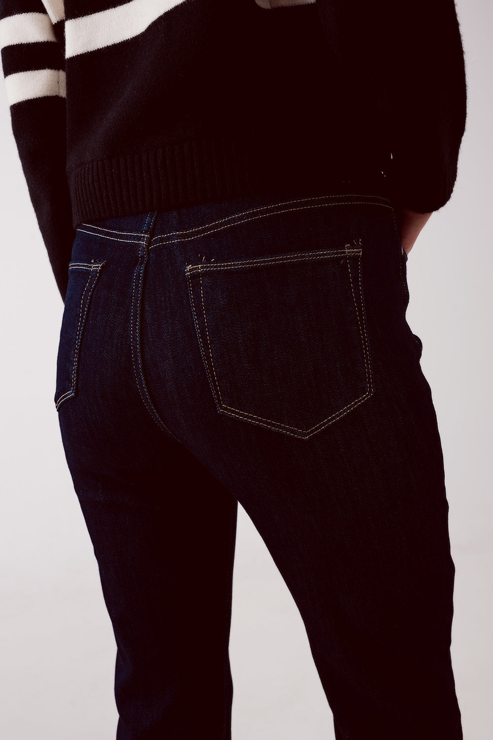 Jean coupe droite style années 90 bleu foncé délavé
