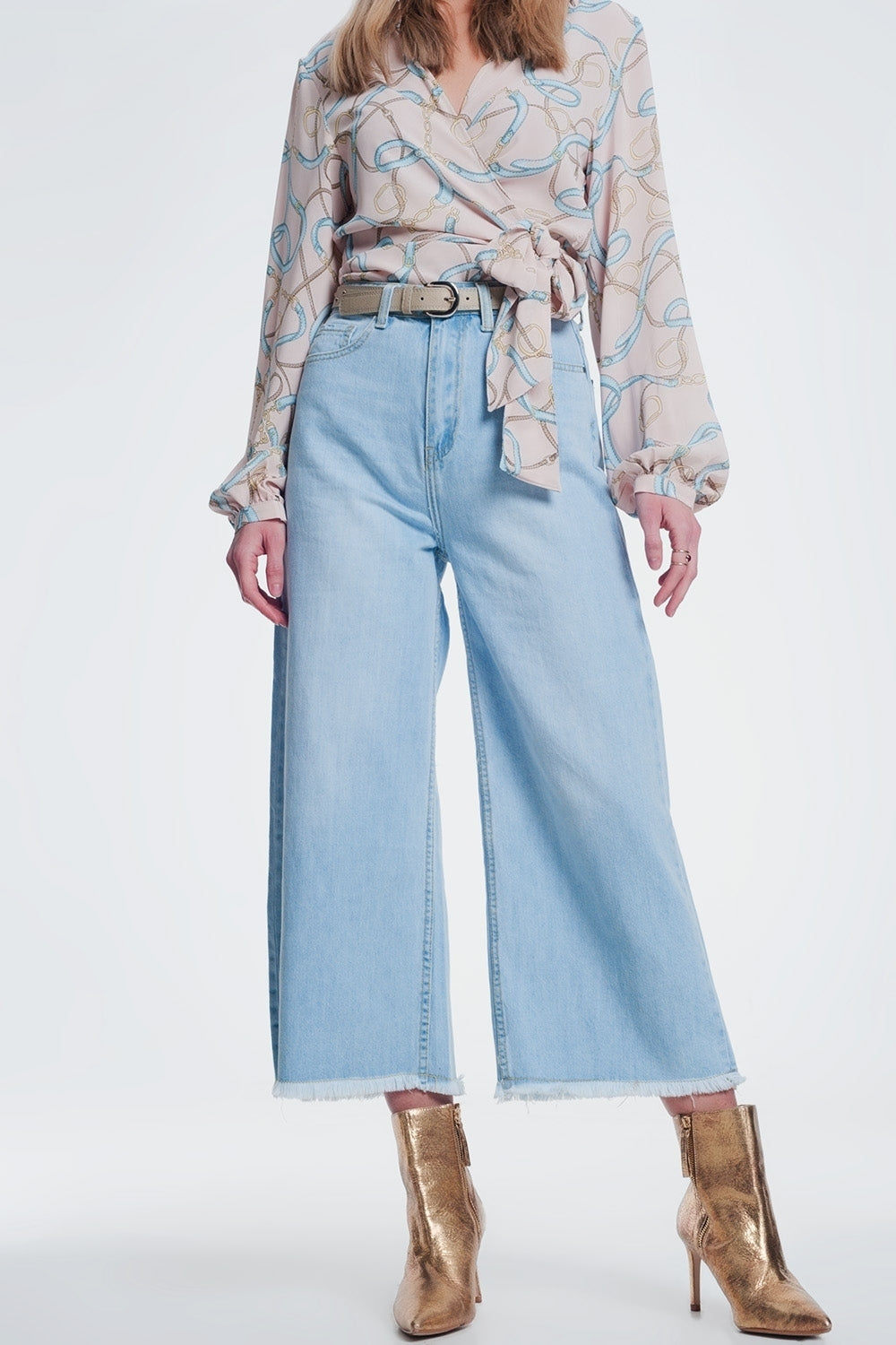 Q2 Jean-culotte à ourlet déchiré