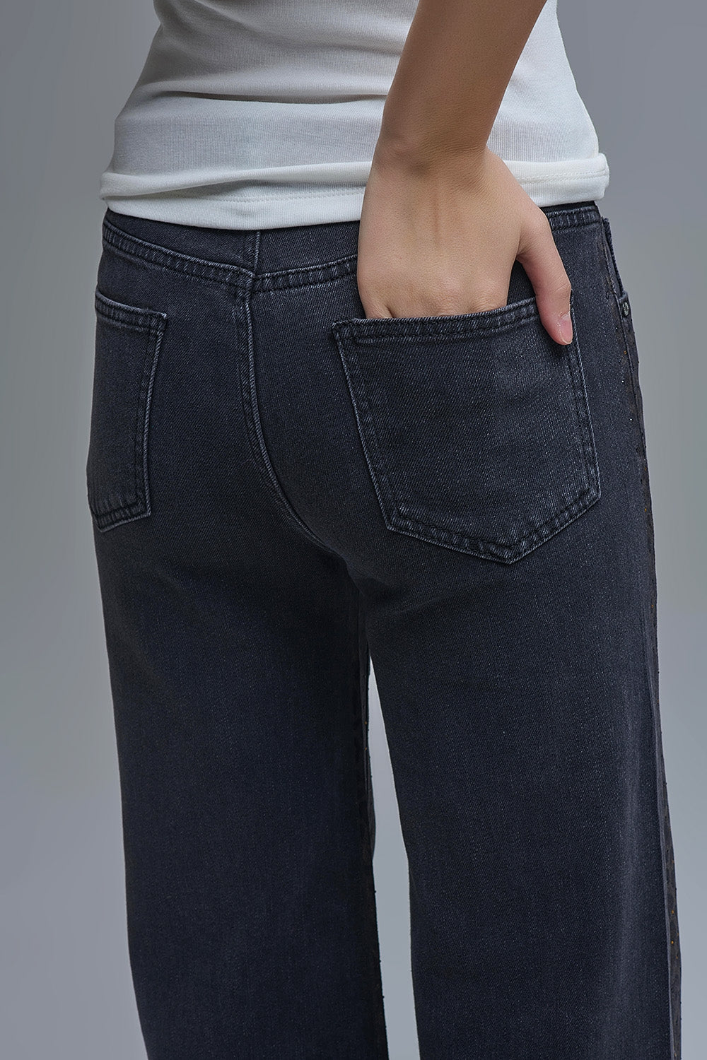 Jean droit noir imprimé léopard avec détails en strass