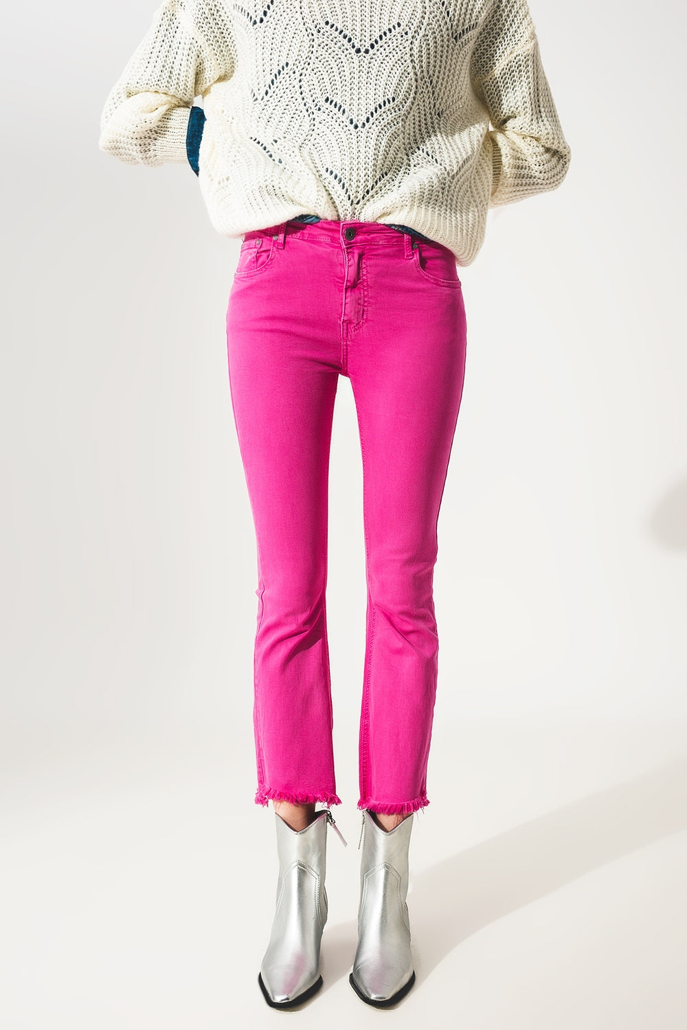 Jean évasé avec ourlet brut fuchsia