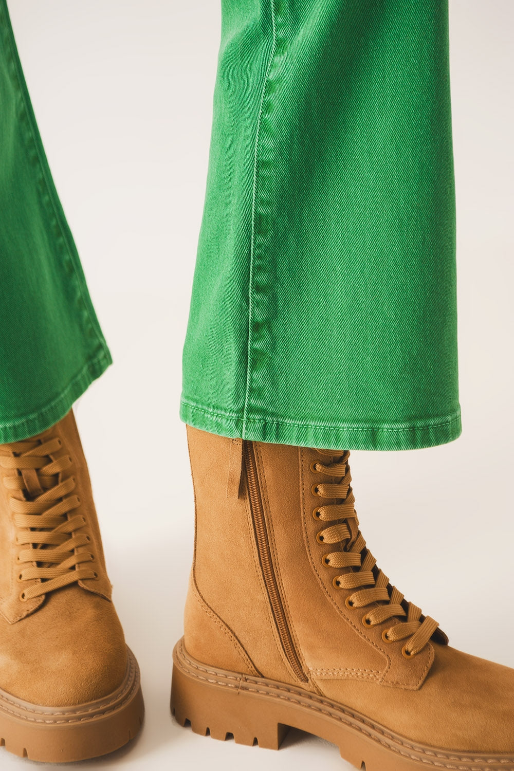 Jean flare taille haute en vert