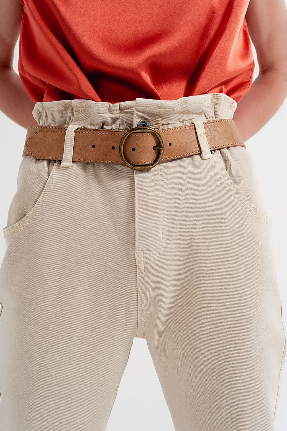 Jean mom à élastique taille haute froncée beige