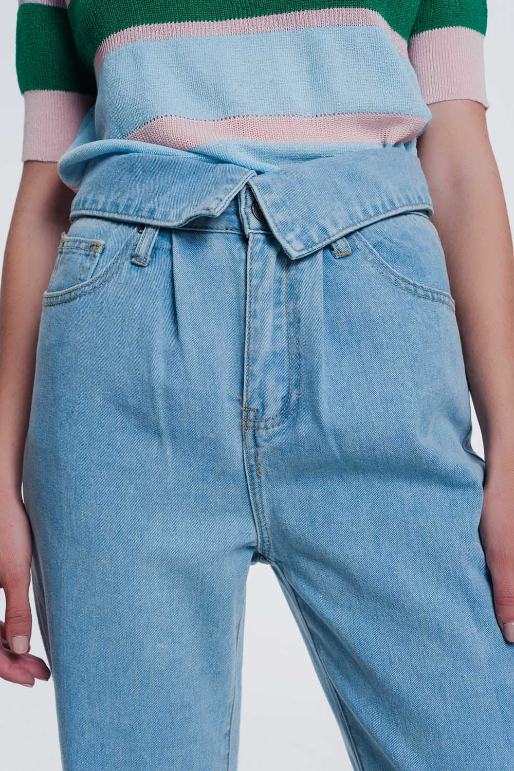 Jean mom avec pli sur l'avant  bleu délavé moyen avec taille pliée
