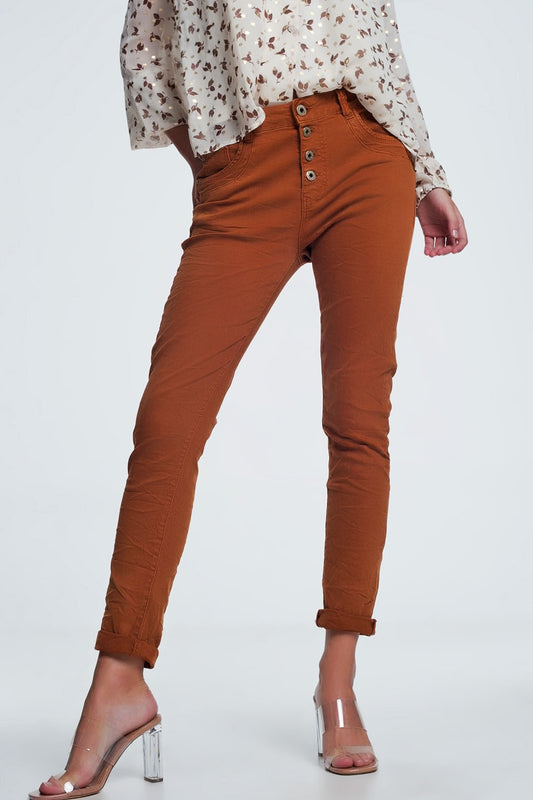 Q2 Jean relaxed à 4 boutons orange