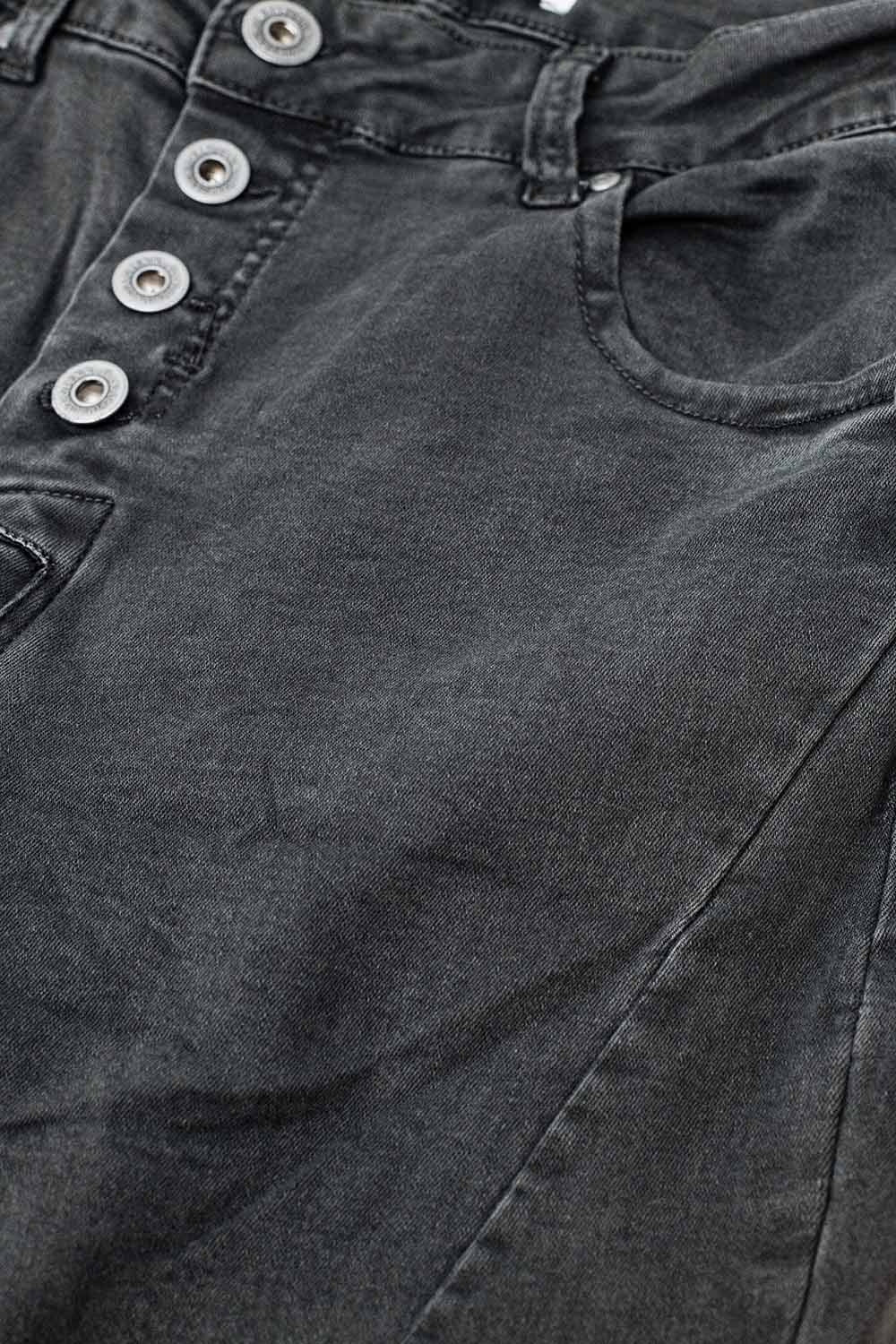 Jean skinny à boutons apparents en gris foncé