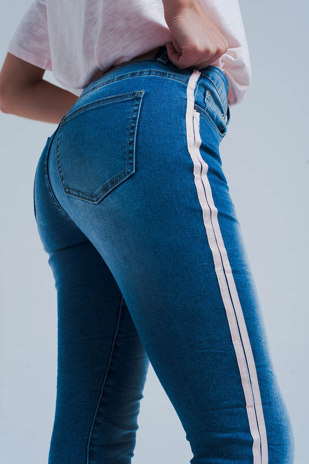 Q2 Jean skinny à rayures latérales roses