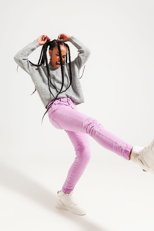 Q2 Jean skinny avec boutons visibles rose