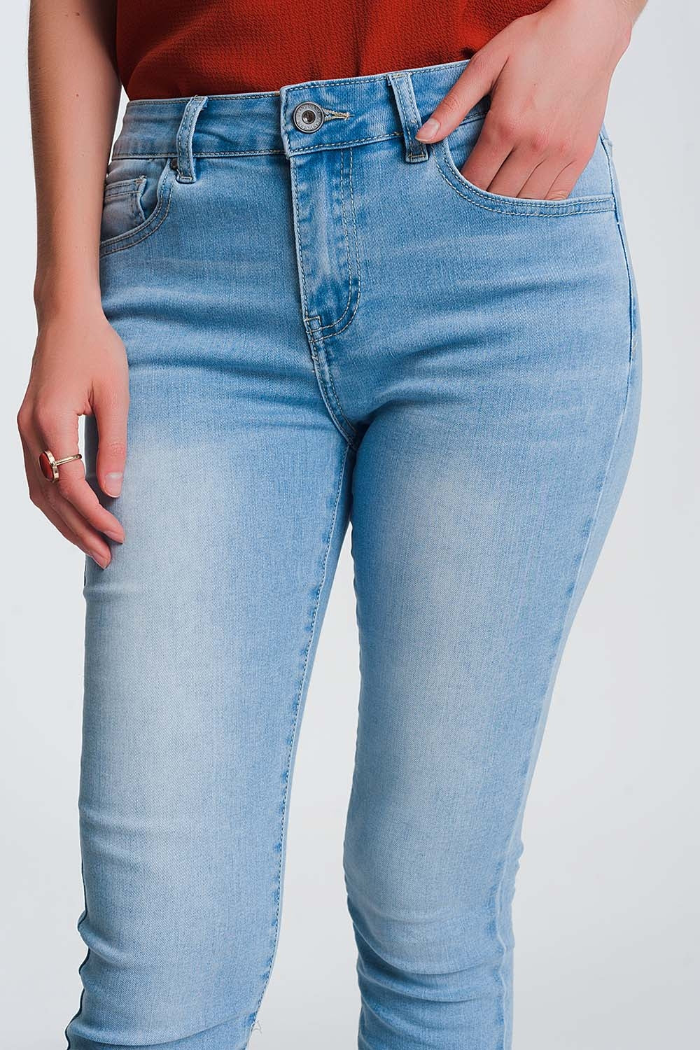 Jean skinny Bleu clair avec ourlet effiloché