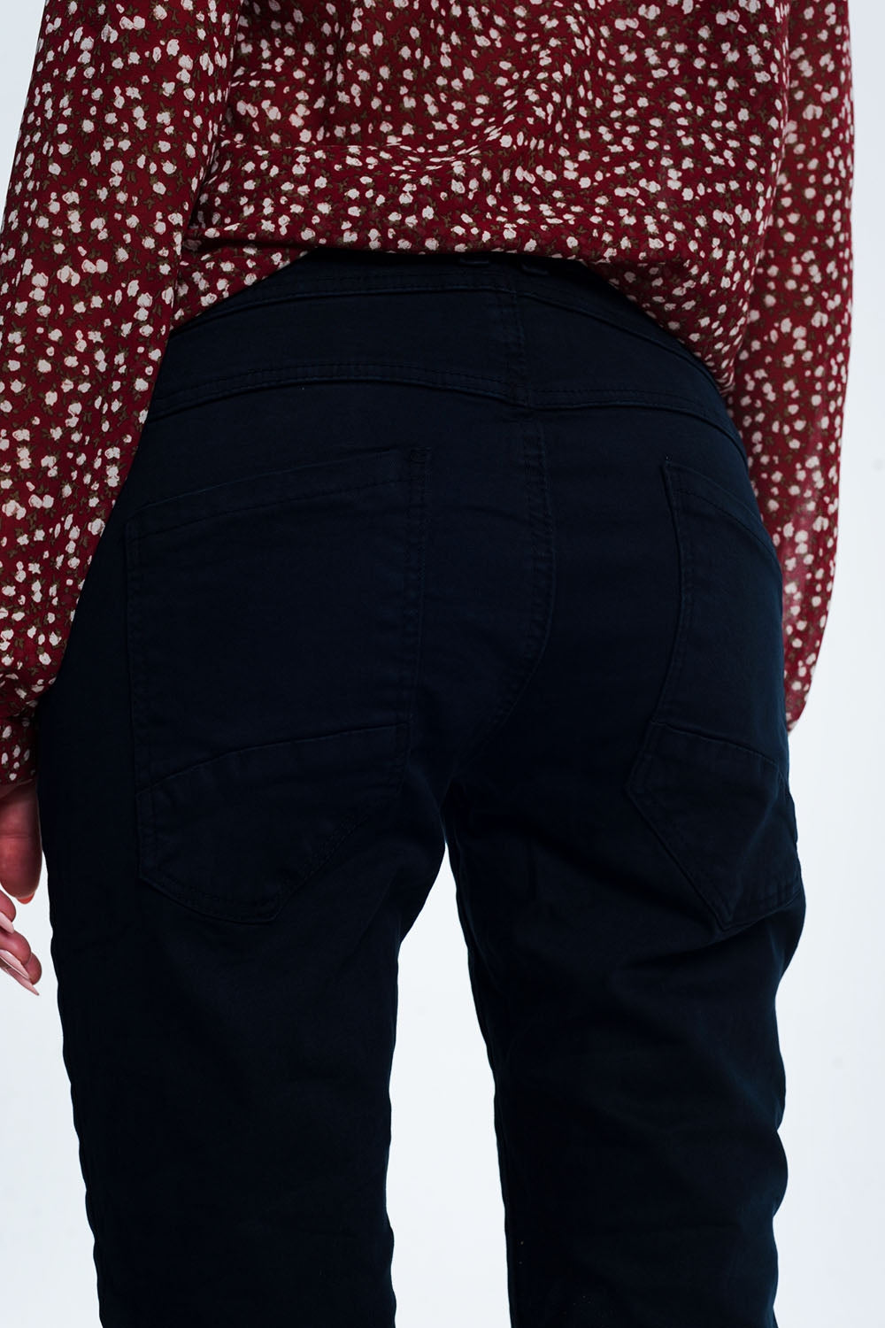 jean skinny bleu marine avec entrejambe bas