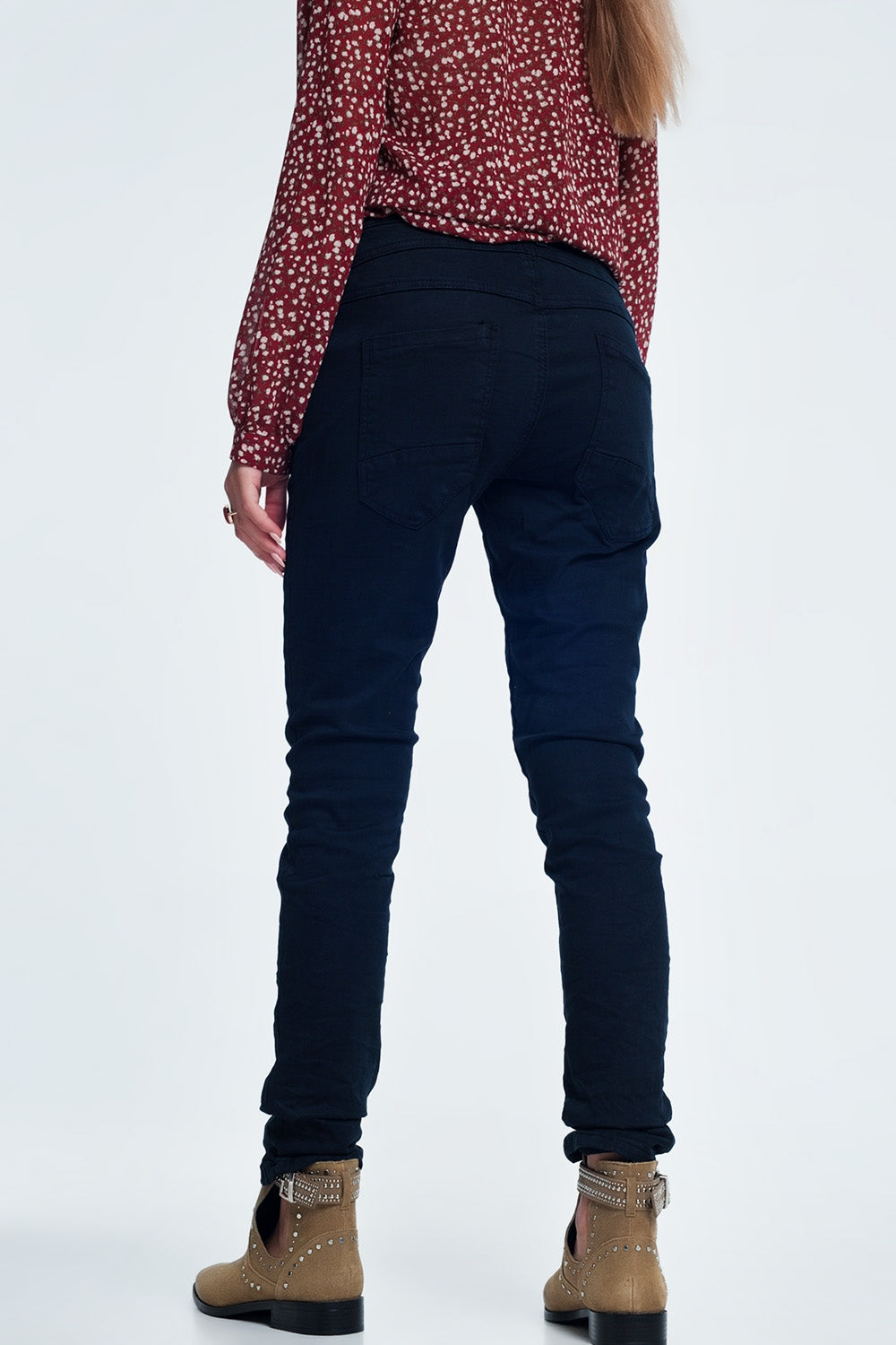 jean skinny bleu marine avec entrejambe bas
