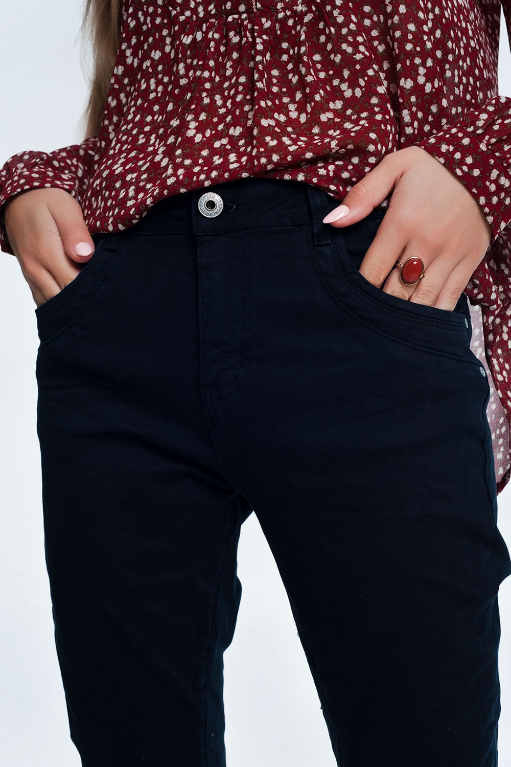 jean skinny bleu marine avec entrejambe bas