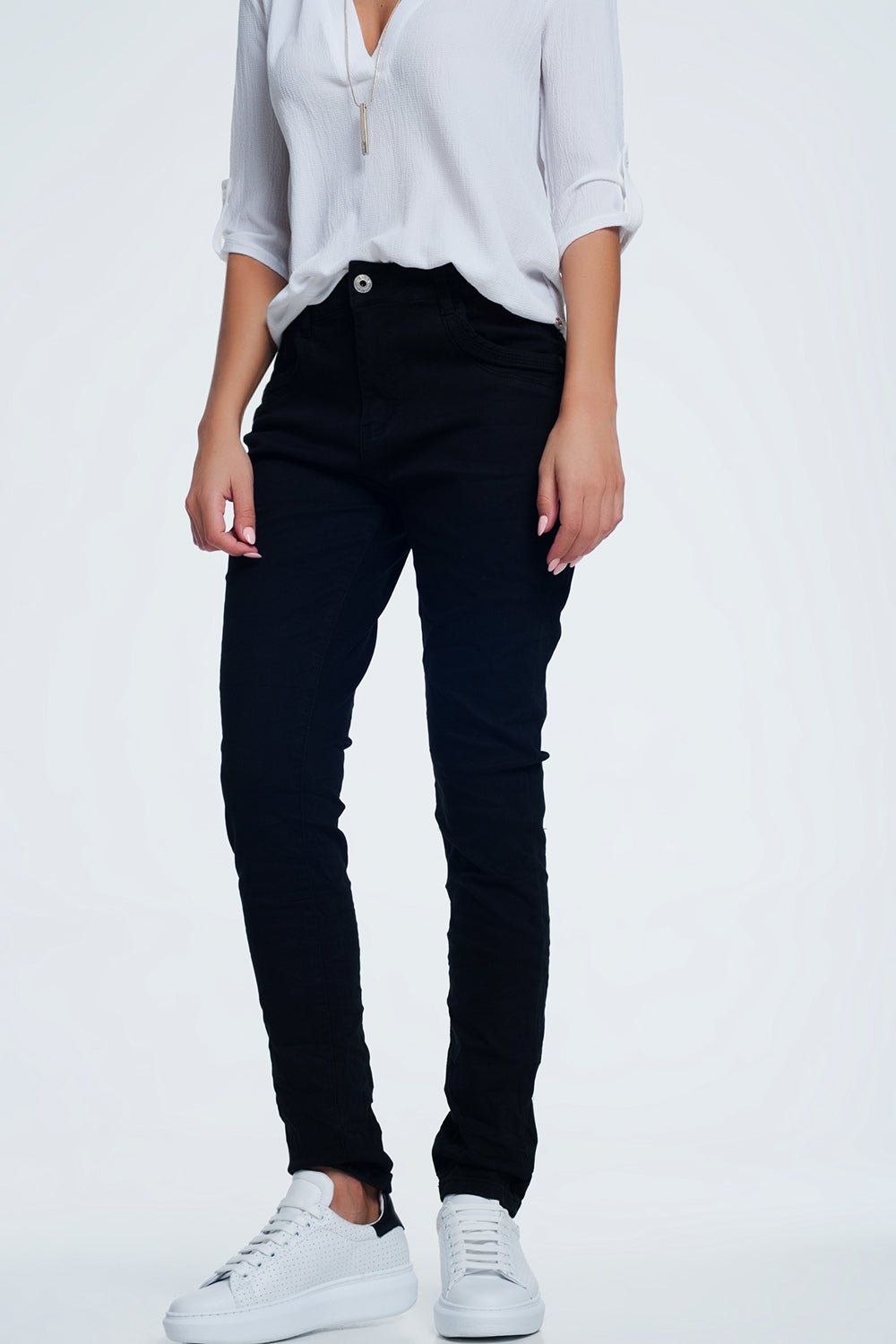 Q2 jean skinny noir avec entrejambe bas