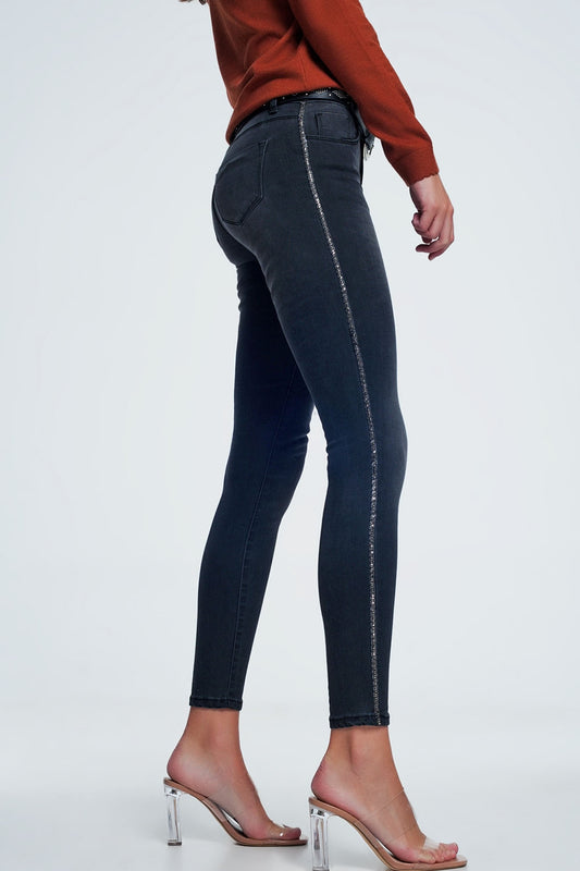 Q2 Jean skinny noir avec ornements sur le côté