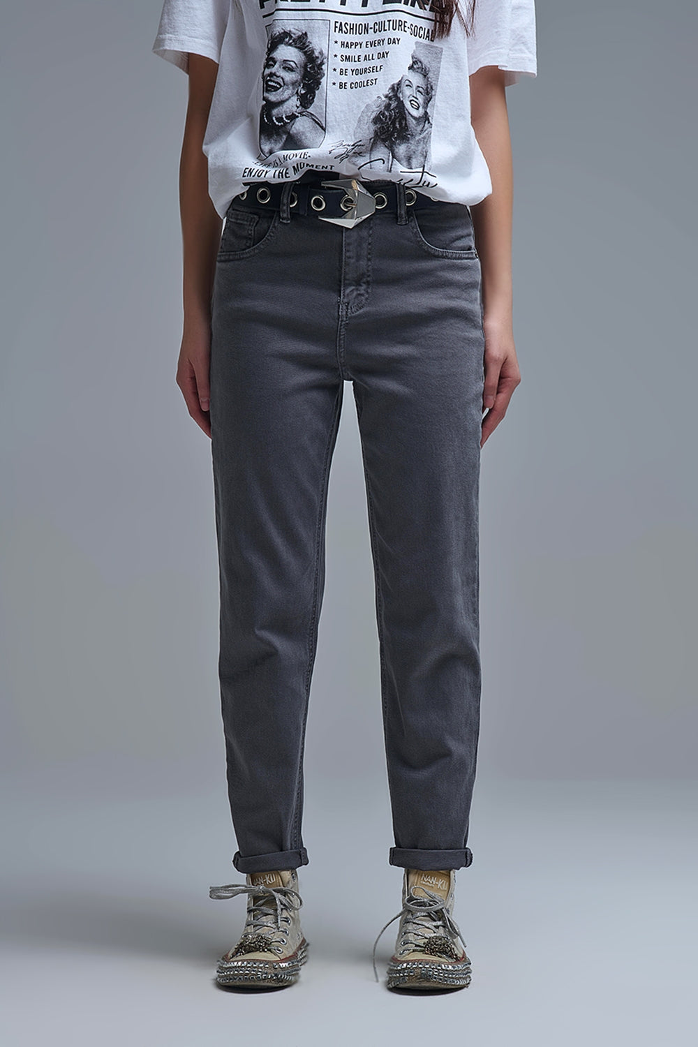 Q2 Jean slouchy à taille moyenne en coton gris foncé