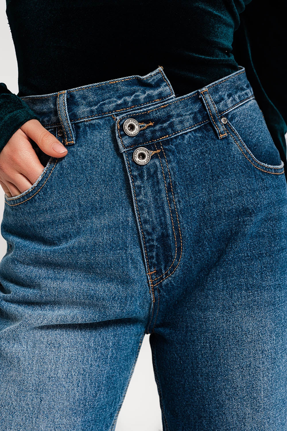 Q2 Jean straight avec bouton asymétrique Bleu moyen