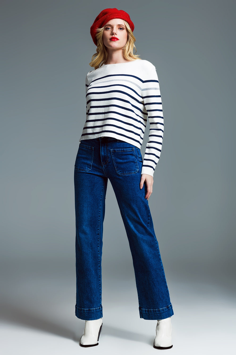 Jeans à jambe droite avec poches avant de style marin en délavage moyen